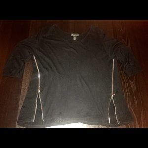 Black 3/4 Sleeve Sweater with Cute Zipper Detail